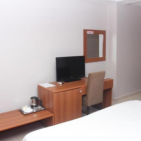 Grand Ibro Hotel Annex Ankuru Exteriör bild