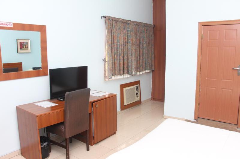 Grand Ibro Hotel Annex Ankuru Exteriör bild