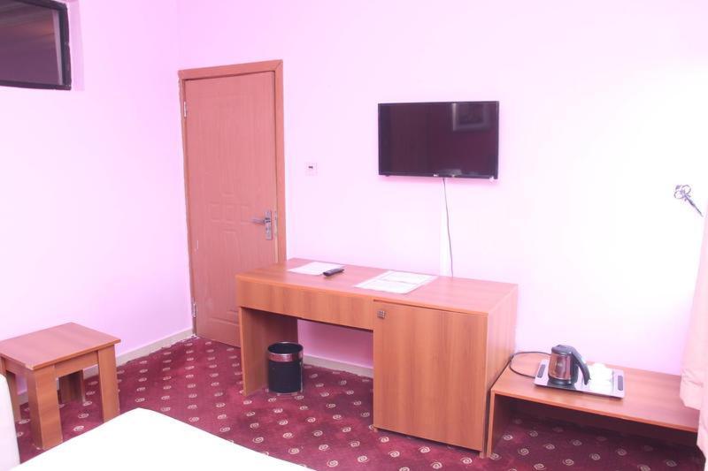 Grand Ibro Hotel Annex Ankuru Exteriör bild